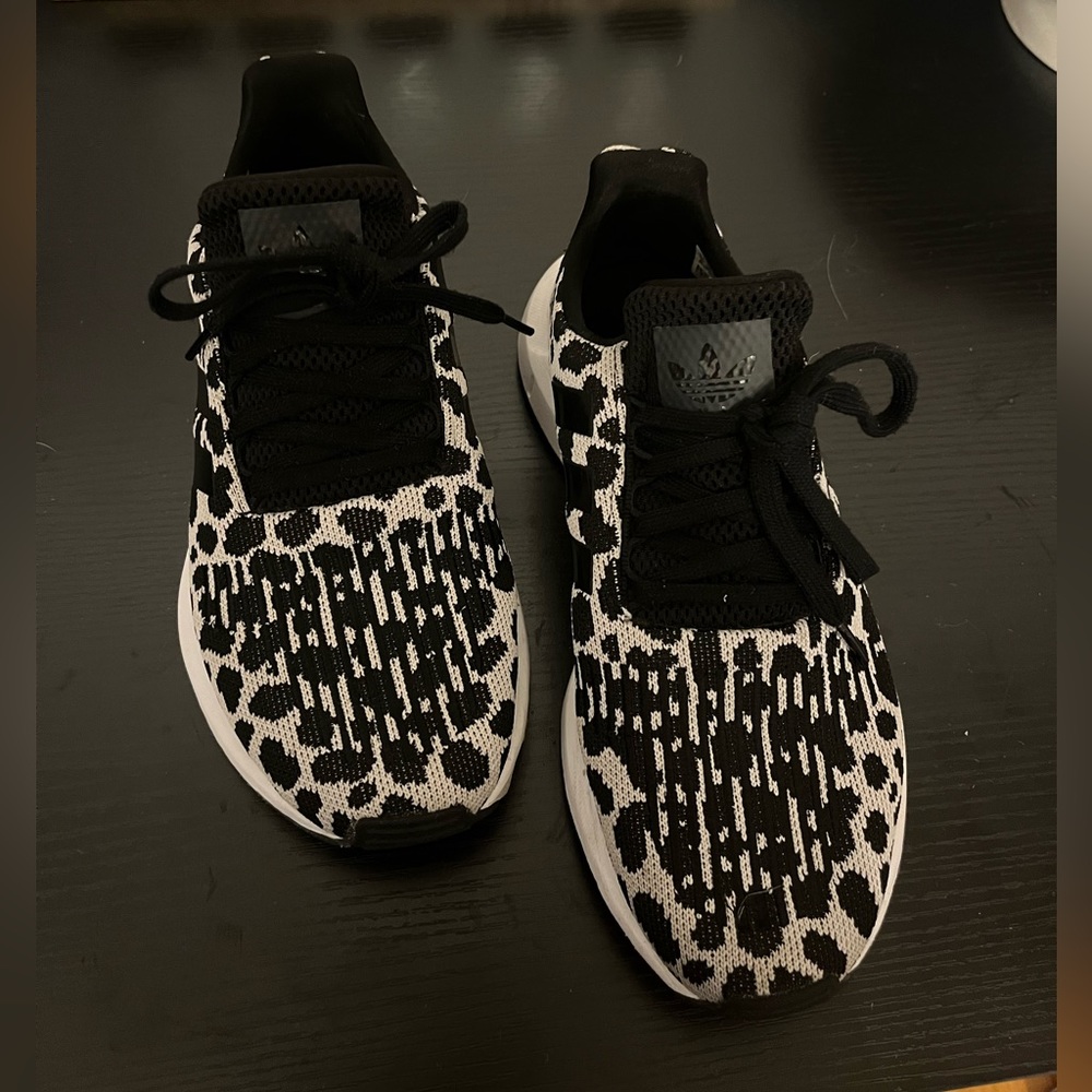 Adidas swift run cheetah